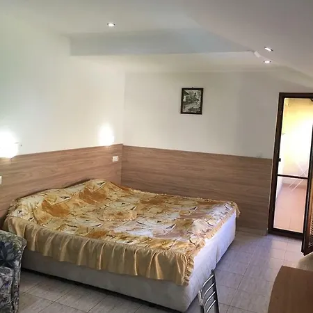 Трите Щерки בית הארחה *