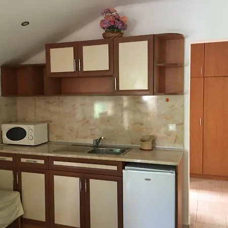 Трите Щерки בית הארחה טריאבנה