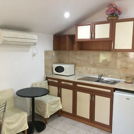 Трите Щерки *