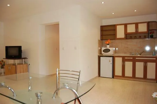 Трите Щерки Tryavna