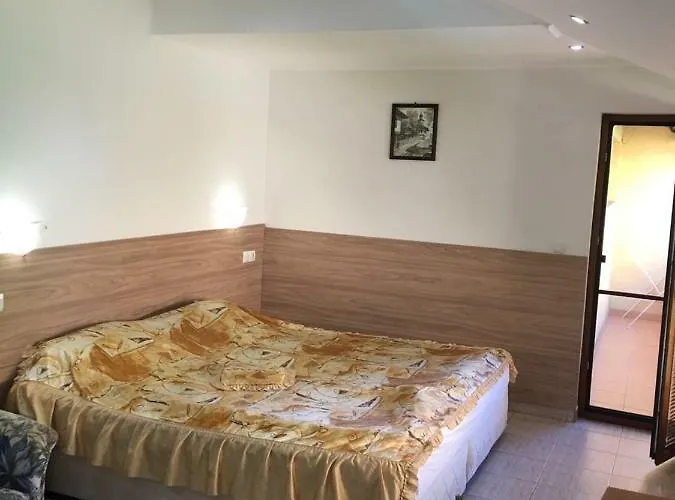 Трите Щерки Konukevi *