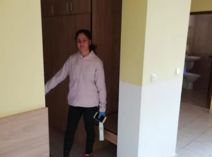 Трите Щерки Konukevi