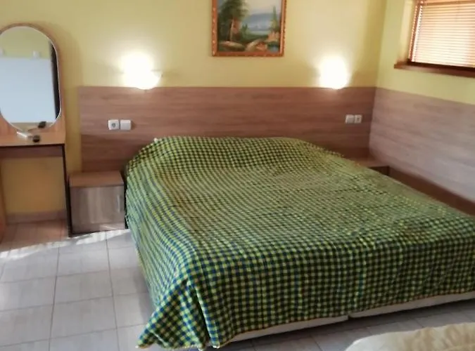 Трите Щерки Konukevi